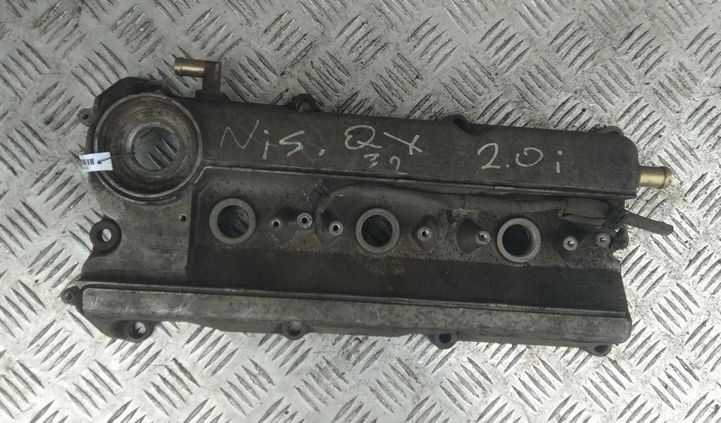 клапанная крышка Nissan Maxima A32 1998, 2.0 л., i, бензин - фото №1