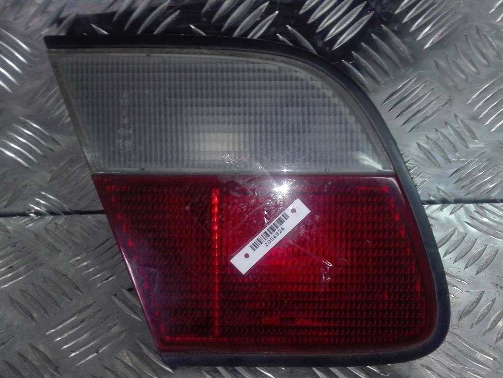 фонарь крышки багажника левый Nissan Almera N15 1997, хетчбэк 5 дв. - фото №1