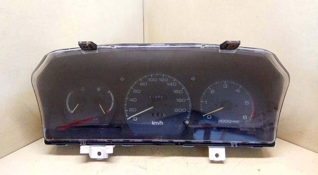 щиток приборов (приборная панель) Mitsubishi Space Wagon 2 поколение (Typ N30/N40) 1994, 2.0 л., i, бензин - фото №1