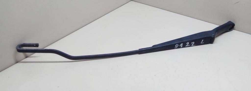 щеткодержатель (поводок стеклоочистителя, дворник) Volkswagen Passat B5 2000, 1.9 л., AJM, дизель, 5МКПП, седан, передний привод, 3B1955409 - фото №1