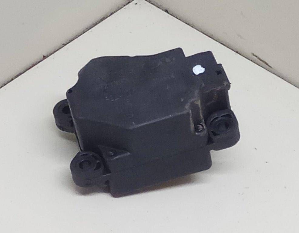 моторчик заслонки печки BMW 5 серия E60/E61 2004, 2.5 л., i, M54 B25 (256S5), бензин, АКПП, серый, седан, задний привод, 8623355 - фото №1