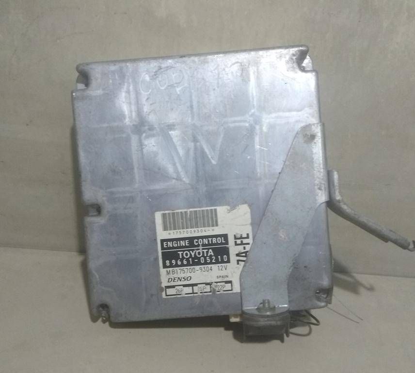 блок управления двигателем Toyota Avensis 1 поколение (T220) 1998, 1.8 л., i, бензин, 89661-05210 - фото №1