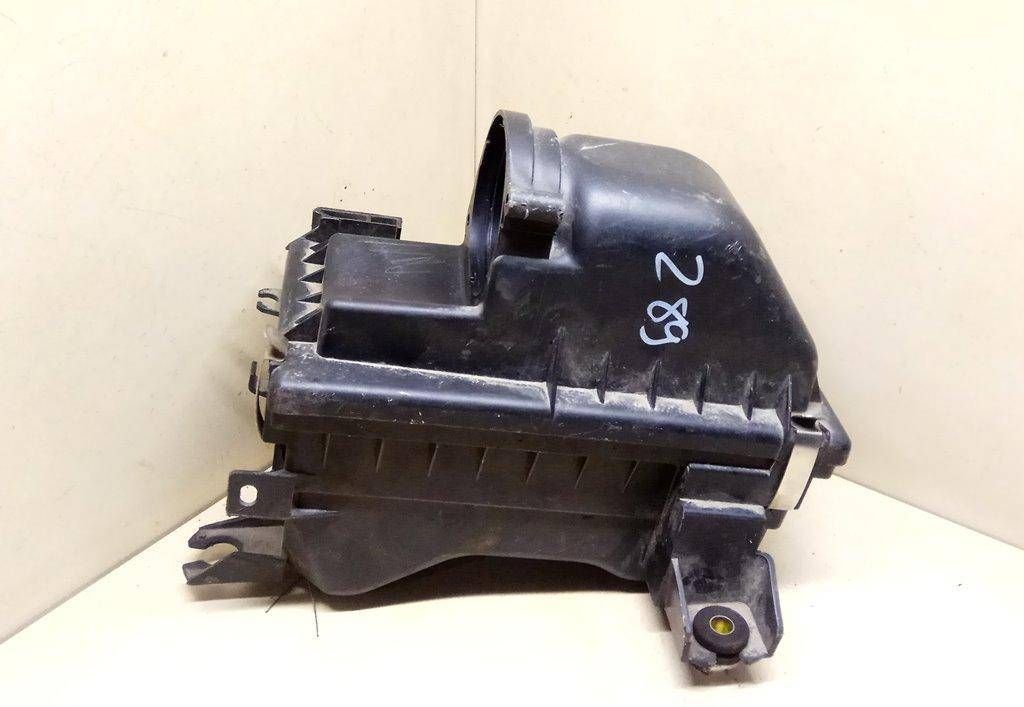 корпус воздушного фильтра Mitsubishi Colt 6 поколение (Z20/Z30) 2006, 1.5 л., OM 639.939, дизель, МКПП, черный, хетчбэк 5 дв., передний привод, 692674 - фото №1