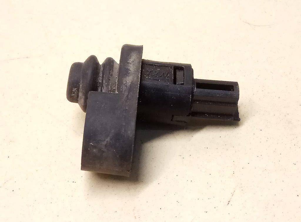 выключатель концевой (концевик) Nissan Terrano R50 2002 - фото №1