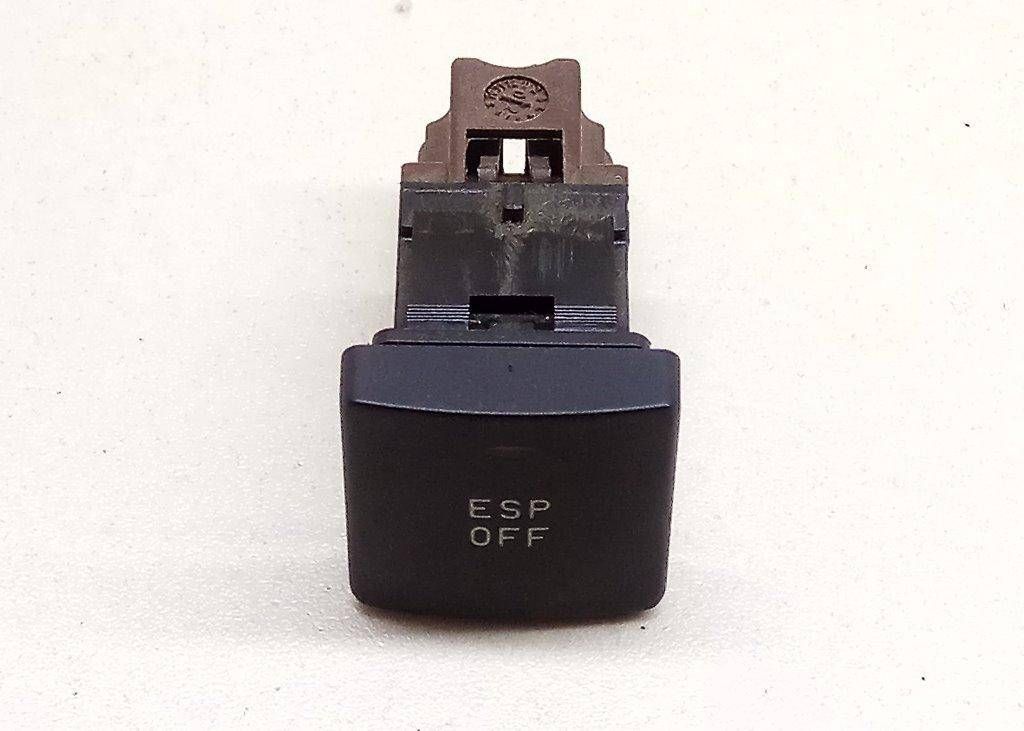 кнопка ASC / ESP Peugeot 607 1 поколение 2003, 2.2 л., HDi, 4HX (DW12TED4/FAP), дизель, МКПП, темно-серый, седан, передний привод, 96420049ZL - фото №1