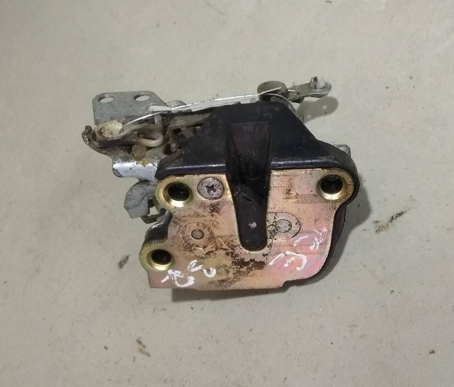 замок двери задней правой Toyota Carina E 1 поколение T190 1995, 1.8 л., i, бензин, седан - фото №1