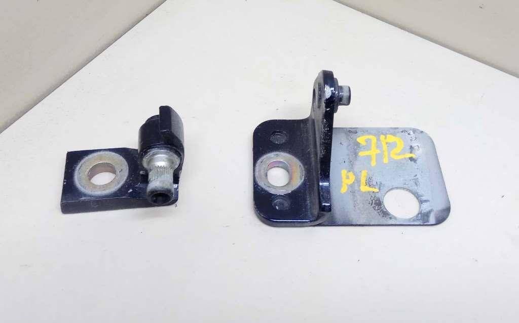 петля двери Audi A6 4F/C6 2006, 3.2 л., i, BKH, бензин, АКПП, тёмно-синий, седан, передний привод, 8E0831411E - фото №1