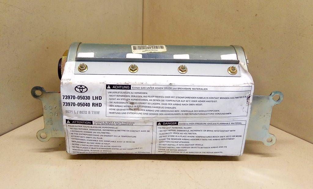 подушка безопасности Toyota Avensis 1 поколение (T220) 1999, 73970-05030 - фото №1