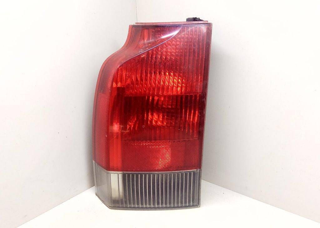 фонарь задний левый Volvo V70 2 поколение 2002, 2.4 л., D 5244 T, дизель, МКПП, серебристый, универсал, передний привод, 9154497ECE, 9154501GB, VALEO - фото №1