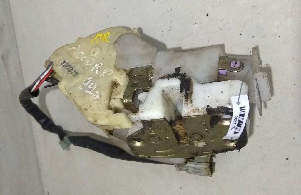 замок двери передней правой Honda Accord 6 поколение 2001, 1.8 л., i, бензин, хетчбэк 5 дв. - фото №1