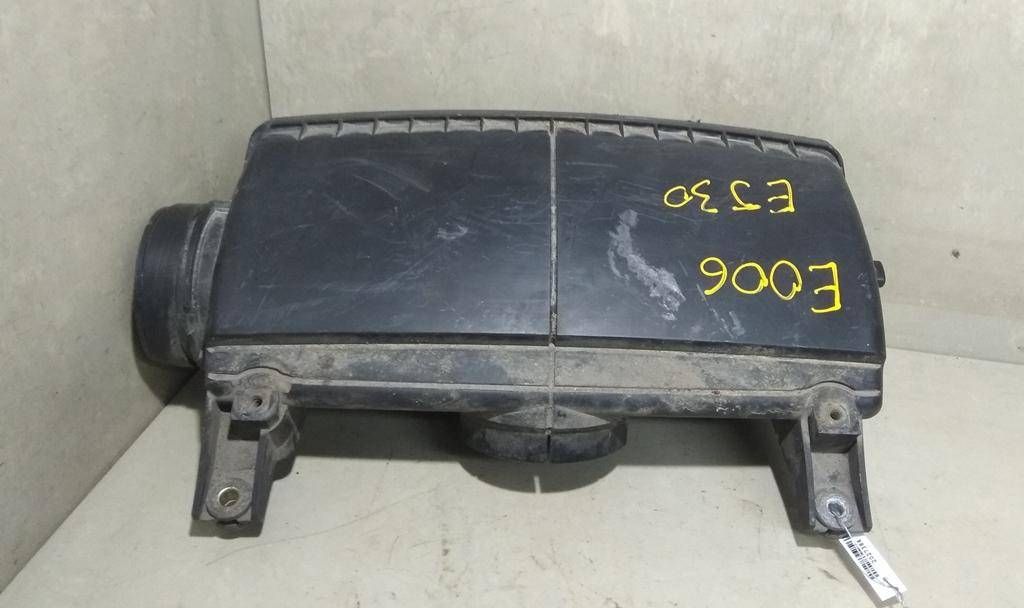 корпус воздушного фильтра Subaru Legacy 3 поколение 2000, 3.0 л., i, EZ30D, бензин, АКПП, серый, универсал, полный привод - фото №1