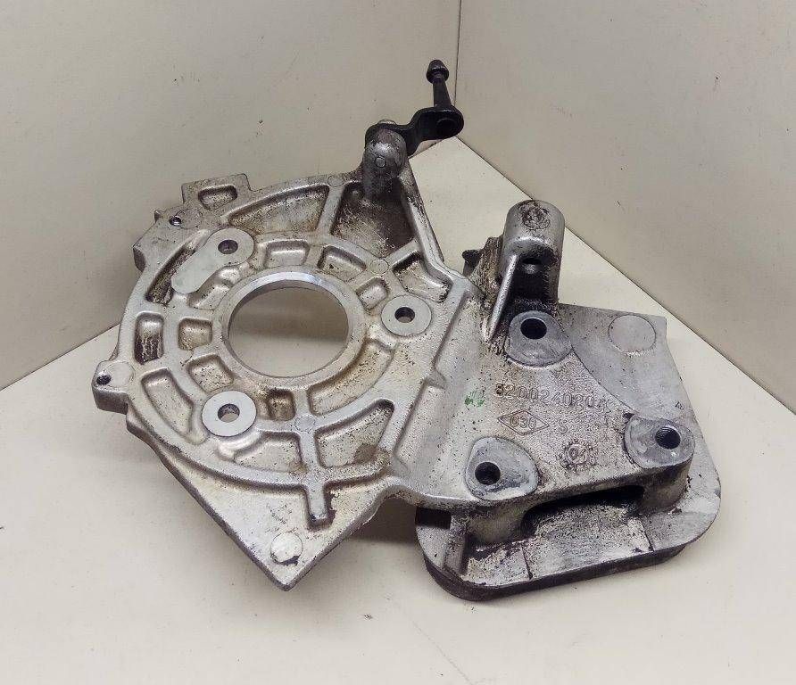кронштейн ТНВД Nissan Primera P12 2005, 1.9 л., F9Q, дизель, МКПП, серебристый, седан, передний привод, 8200240204 - фото №1