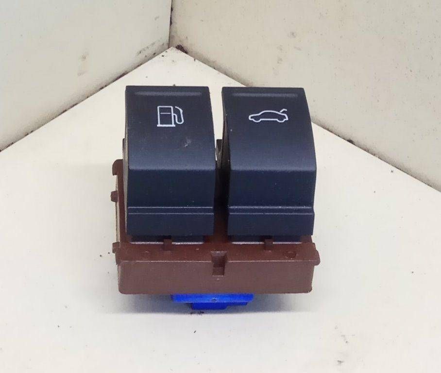 кнопка открытия багажника Volkswagen Passat B6 2008, 2.0 л., i, BPY, бензин, АКПП, серый, седан, передний привод, 3C0959903B - фото №1