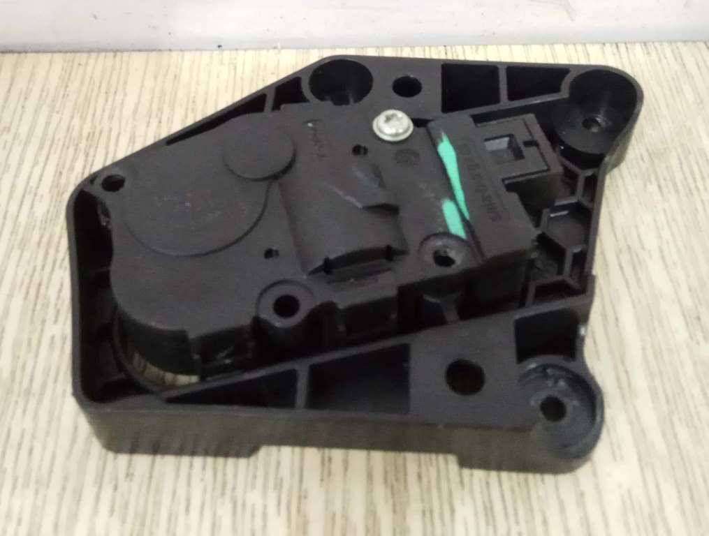 моторчик заслонки печки Mercedes-Benz R-Класс W251 V251.165 2006, 3.5 л., i, M 272.967, бензин, АКПП, бордовый, минивэн, полный привод, 929888G - фото №1