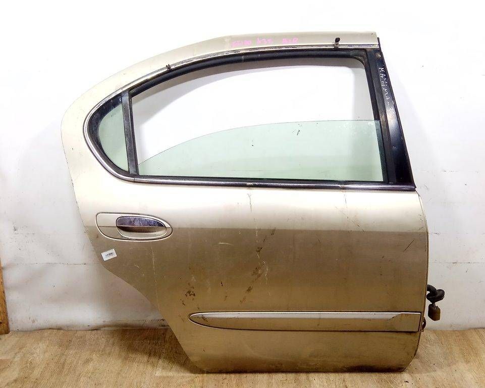 дверь задняя правая Nissan Cefiro A33 2001, бежевый, седан - фото №1