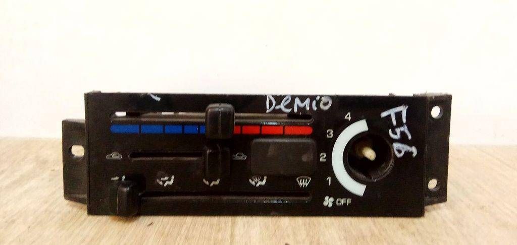 блок управления печки / климат-контроля Mazda Demio DW 1998 - фото №1