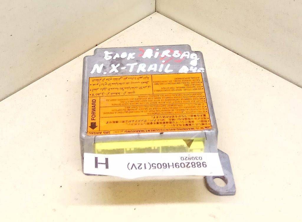 блок AirBag Nissan X-Trail T30 2004, 2.5 л., i, бензин, 988209H605 - фото №1