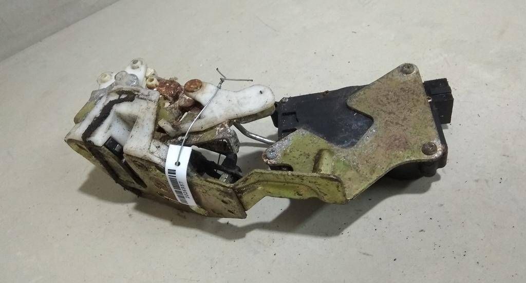 замок двери задней левой Daewoo Matiz M100 2000, 0.8 л., i, бензин, хетчбэк 5 дв. - фото №1