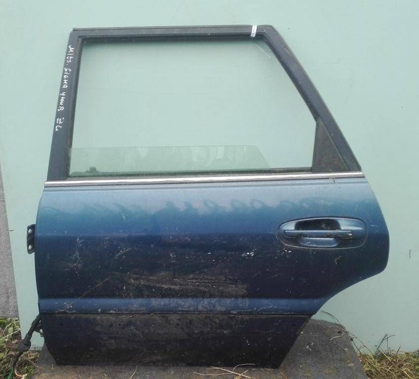 дверь задняя левая Mitsubishi Sigma 1 поколение 1993, синий, универсал, MB835053, MB835725 - фото №1