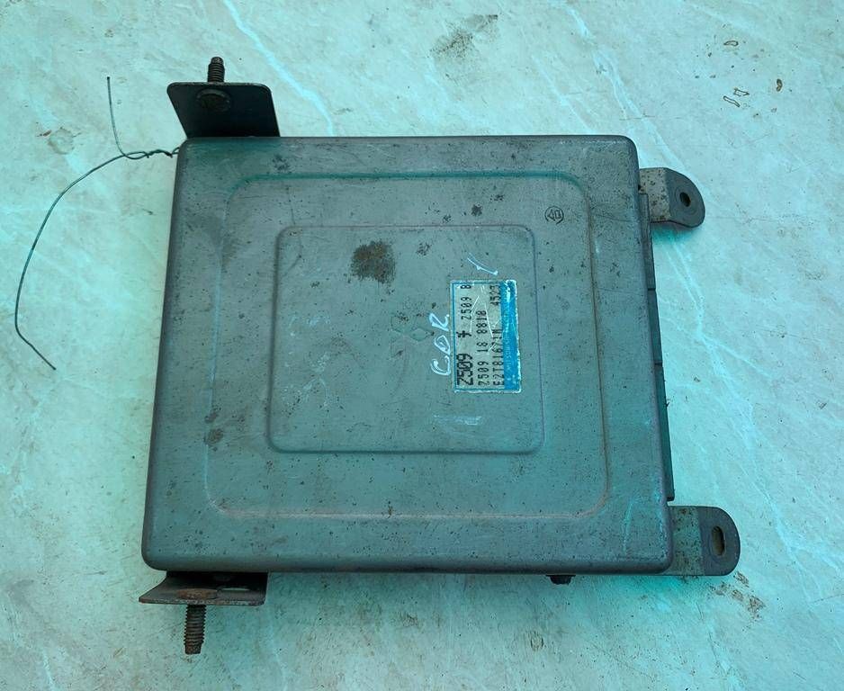 блок управления двигателем Mazda 323 5 поколение 1996, 1.5 л., i, бензин, Z509188818 - фото №1