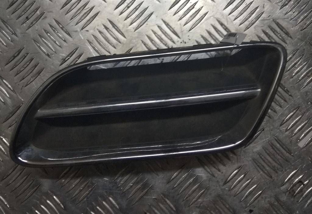 заглушка (решетка) в бампер Nissan Primera P11 1998 - фото №1
