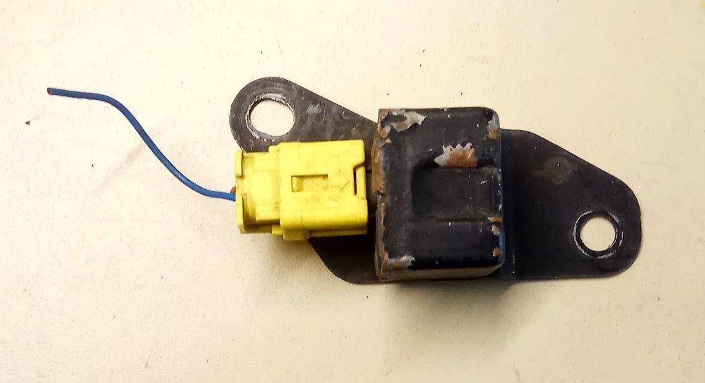датчик удара Subaru Legacy 2 поколение 1996, 187600-3080 - фото №1