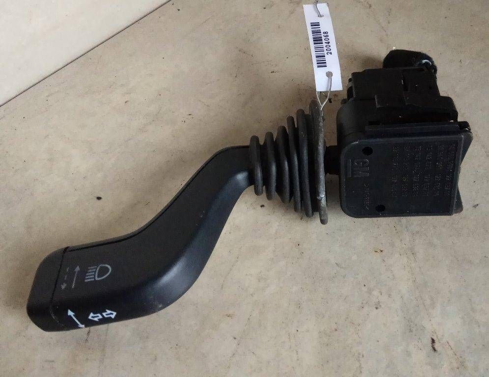 переключатель поворотов Opel Astra G 1998, 1.2 л., i, X 12 XE, бензин, 5МКПП, красный, хетчбэк 3 дв., передний привод, 90560990 - фото №1