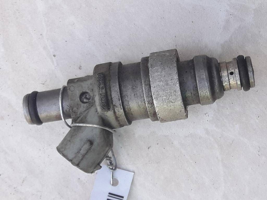 форсунка Toyota Camry 4 поколение V40 1996, 3.0 л., i, бензин, 23250-62030 - фото №1