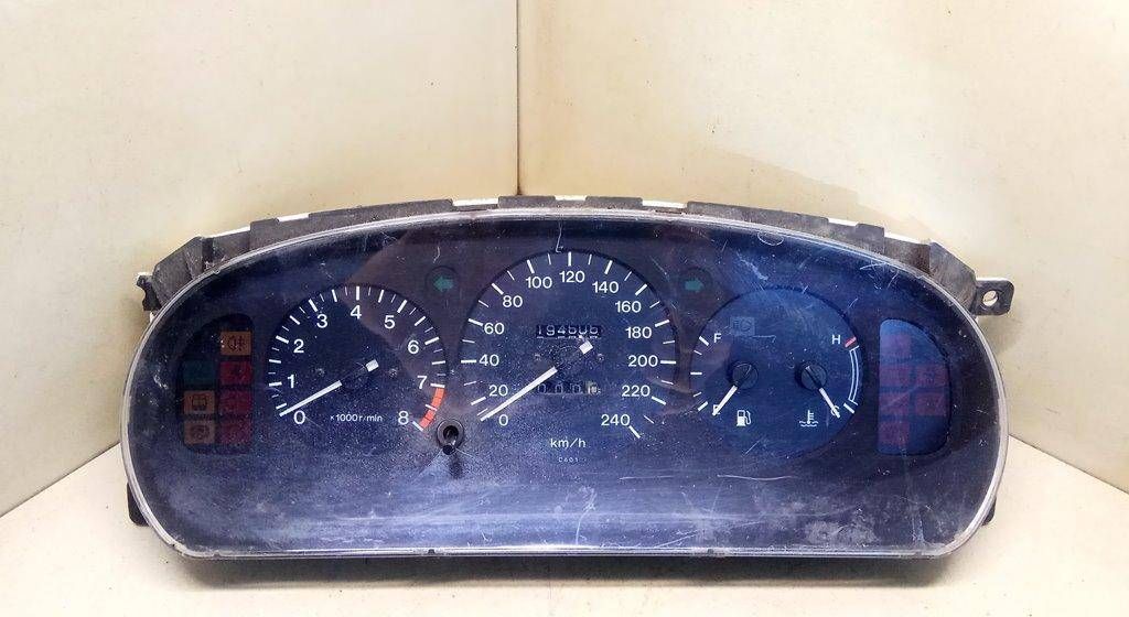 щиток приборов (приборная панель) Mazda Xedos 6 1 поколение 1996, 2.0 л., i, бензин - фото №1