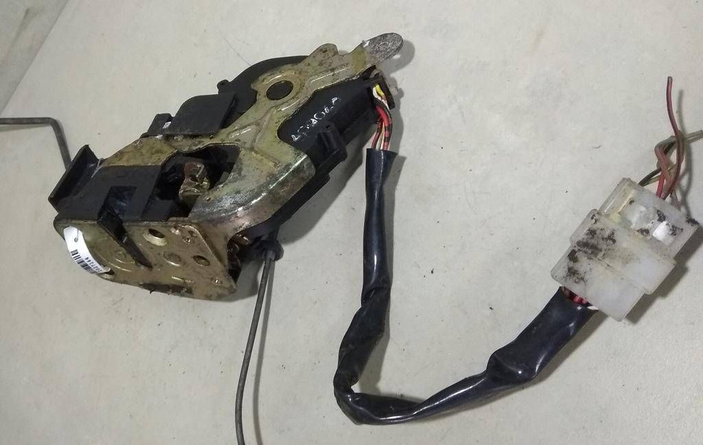 замок двери передней правой Mazda 626 GF 1998, 2.0 л., i, бензин, седан, GE4V-58-310D, GE4V-58-310E, GE6V-58-310C - фото №1