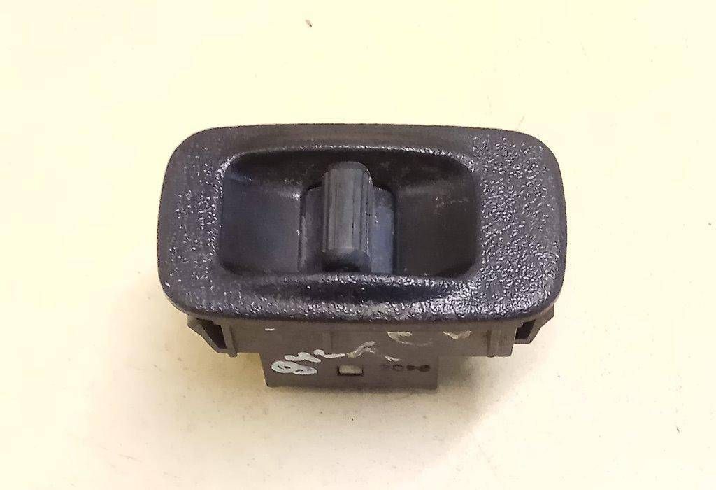 кнопка стеклоподъемника двери задней Toyota Carina E 1 поколение T190 1994 - фото №1