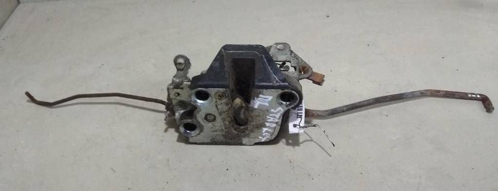 замок двери передней левой Toyota Starlet 3 поколение P70 1988, 1.3 л., karb., бензин, МКПП, красный, хетчбэк 3 дв., передний привод, 6932010120 - фото №1