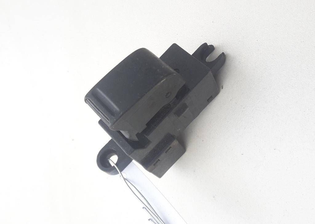 кнопка стеклоподъемника двери задней Nissan Primera P12 2004 - фото №1