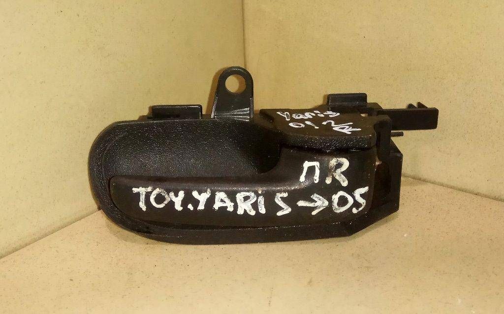 ручка внутренняя Toyota Yaris P1 2001 - фото №1