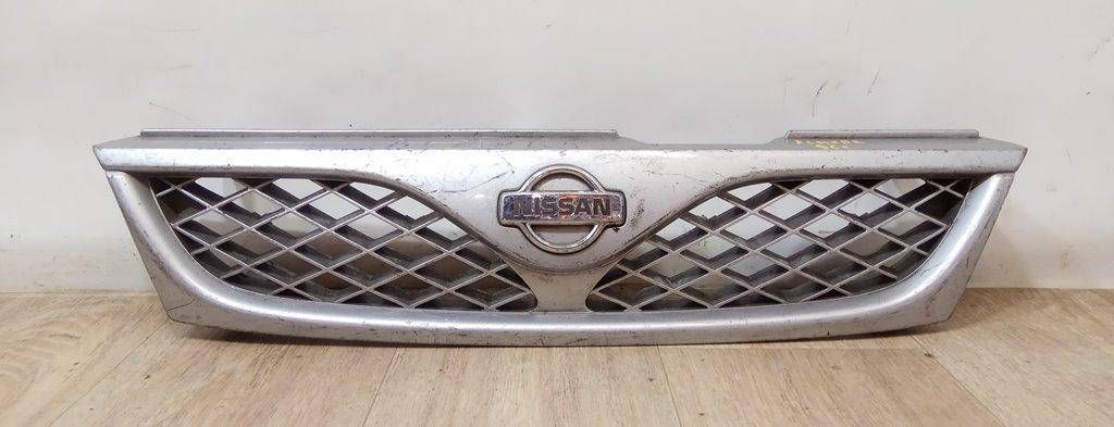 решетка радиатора Nissan Almera N15 1996 - фото №1