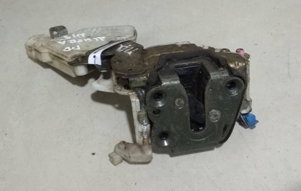 замок двери передней правой Nissan Almera N15 1998, 1.6 л., i, бензин, хетчбэк 5 дв., 8055289917 - фото №1