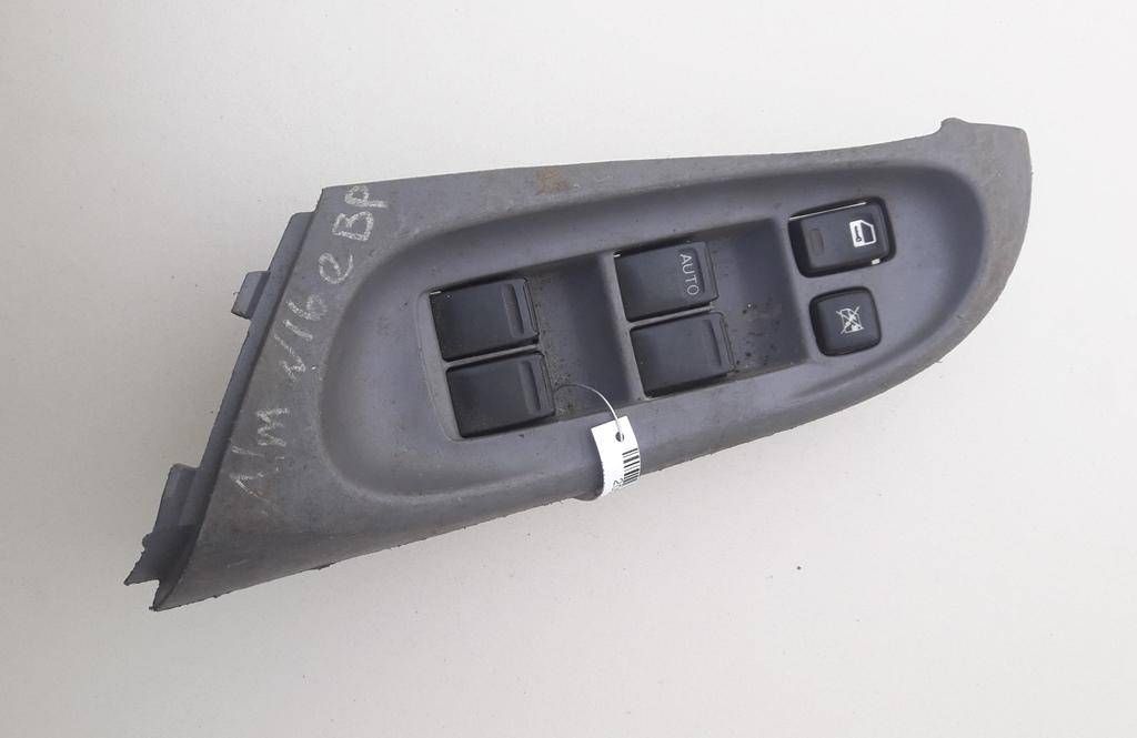 кнопка стеклоподъемника двери передней левой Nissan Almera N16 2003, 254015M510 - фото №1