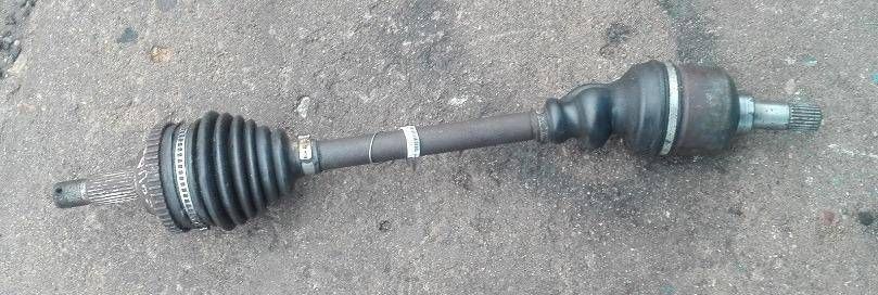 полуось передняя левая (приводной вал, ШРУС) Honda Accord 6 поколение 2001, 3.0 л., i, бензин - фото №1