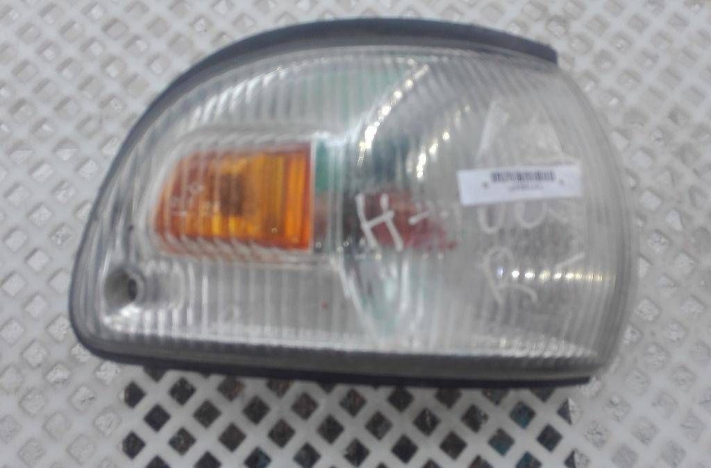 поворотник правый Hyundai H-1 Starex 1998, минивэн - фото №1