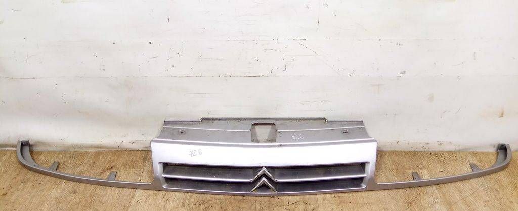 решетка радиатора Citroen Xantia 1 поколение 1995, 1.9 л., TD, DHY (XUD9TE/Y), дизель, МКПП, серебристый, универсал, передний привод, 9618919977, 7804A6 - фото №1