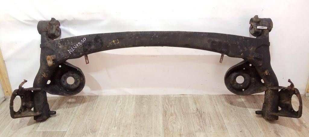 балка подвески задняя Toyota Avensis Verso 1 поколение 2003, 2.0 л., дизель, МКПП, минивэн, 4211044070, 4211044090 - фото №1