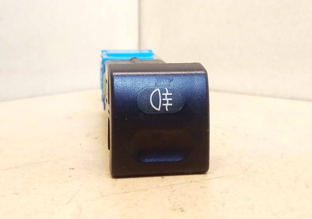 кнопка противотуманных фар Citroen Xantia 1 поколение 1995, 1.9 л., TD, DHY (XUD9TE/Y), дизель, МКПП, серебристый, универсал, передний привод, 33955H24 - фото №1