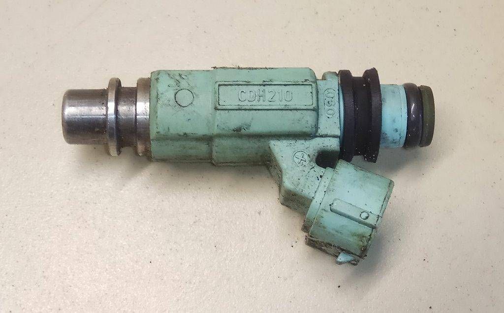 форсунка Mitsubishi Carisma 1 поколение 1996, 1.6 л., i, бензин, 0280155723, CDH210 - фото №1