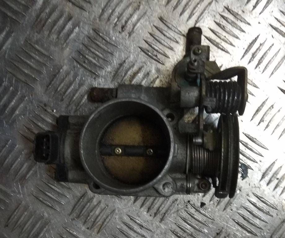 заслонка дроссельная Nissan Primera P11 1998, 2.0 л., i, бензин - фото №1