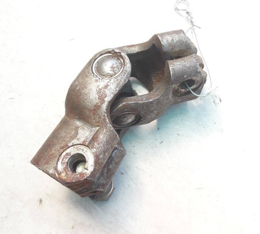 рулевой карданчик Nissan Almera N15 1998 - фото №1
