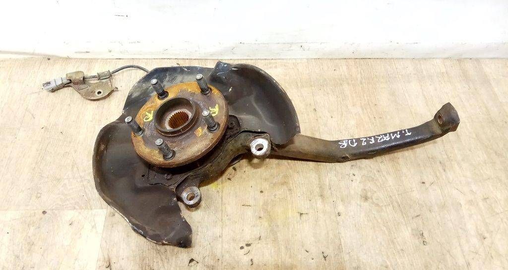 ступица передняя правая Toyota Mark II 7 поколение X90 1994, 2.5 л., i, 1JZ-GE, бензин, АКПП, белый, седан, полный привод, правый руль, 4350222080 - фото №1