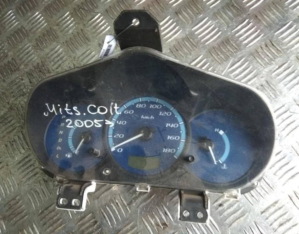 щиток приборов (приборная панель) Mitsubishi Colt 6 поколение (Z20/Z30) 2006, 1.3 л., i, бензин - фото №1