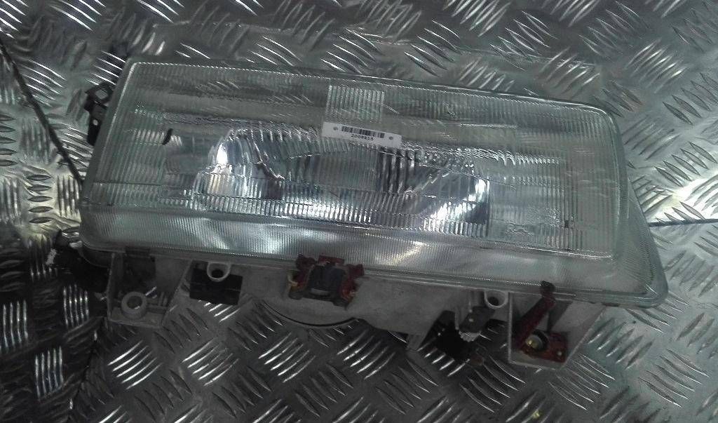 фара правая Mazda E-серия 1990, минивэн - фото №1