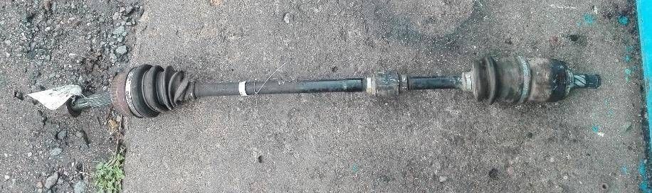 полуось передняя правая (приводной вал, ШРУС) Nissan Almera N16 2003, 1.5 л., i, бензин, 391005M310, 39100BM500 - фото №1