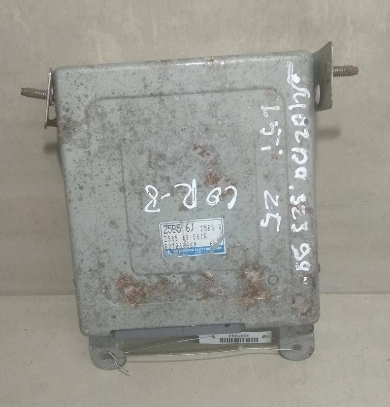 блок управления двигателем Mazda 323 5 поколение 1996, 1.5 л., i, бензин, Z5B518881A - фото №1